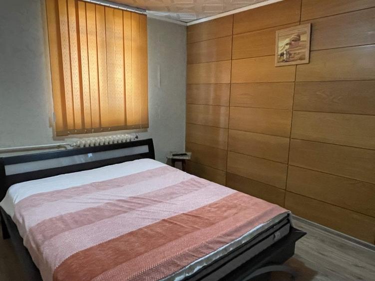 Casă individuală cu 6 camere cu Canalizare în Orașul de Jos