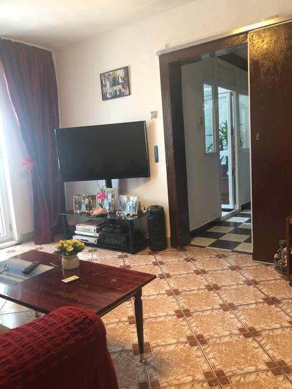 Apartament cu 4 camere nedecomandat, mobilat în Brâncoveanu