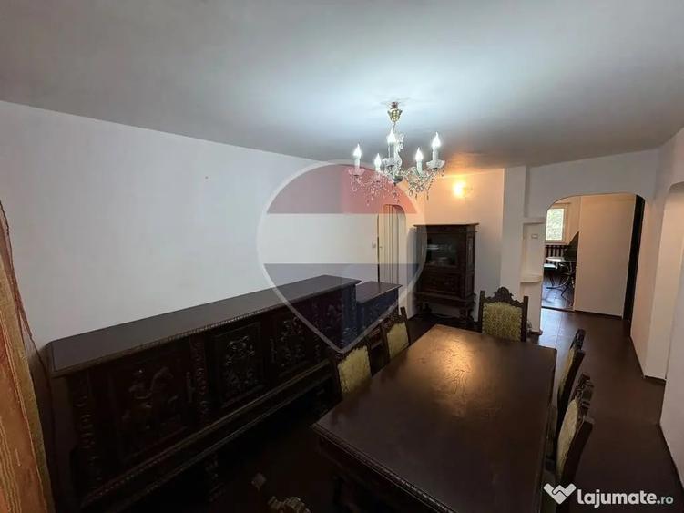 Apartament cu 4 camere semidecomandat în Traian