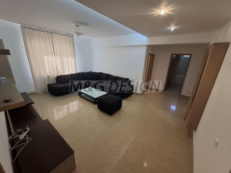 Apartament cu 3 camere semidecomandat, mobilat în Central