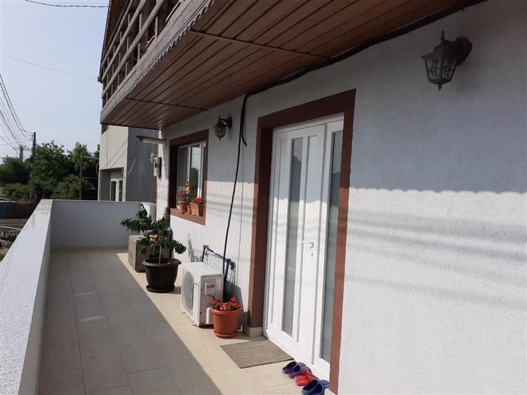 Casă individuală cu 5 camere cu Canalizare în Aeroport