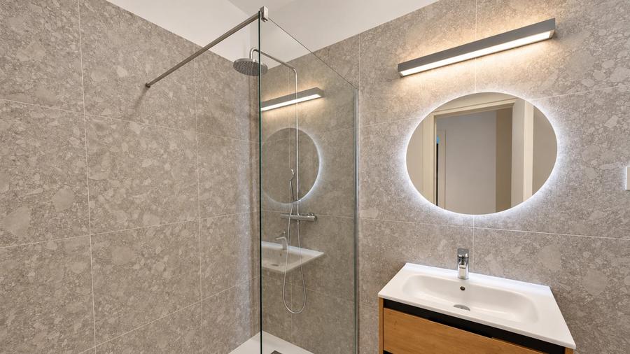 Apartament cu 3 camere în Iancu Nicolae
