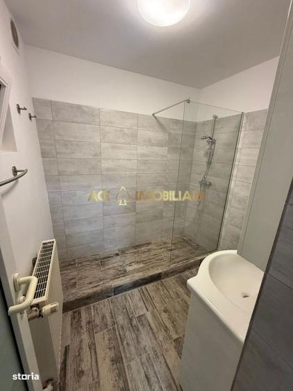 Casă cu 5 camere cu Teren 121 Mp în Grivița