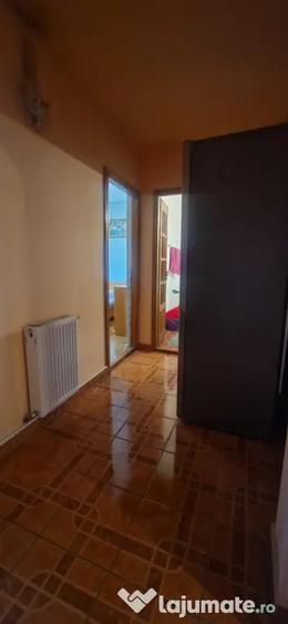 Apartament cu 3 camere decomandat în 1 Mai