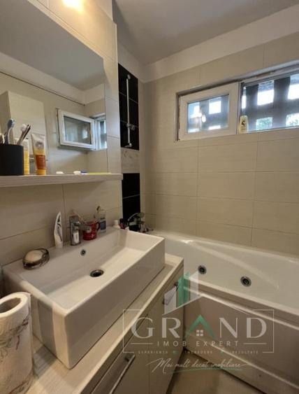 Apartament cu 3 camere semidecomandat, mobilat în Gheorgheni