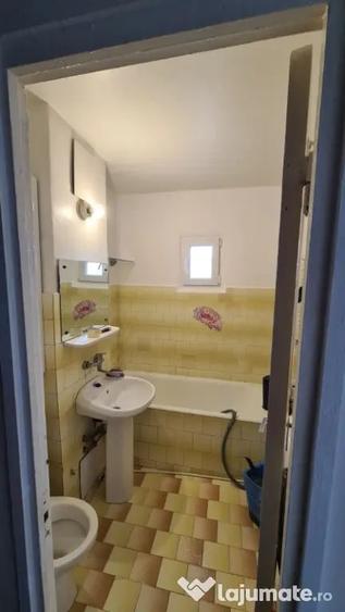 Apartament cu 2 camere decomandat în Galata