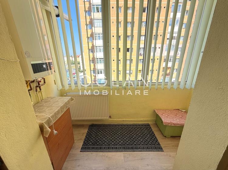 Apartament cu 3 camere decomandat, mobilat în Vasile Aaron