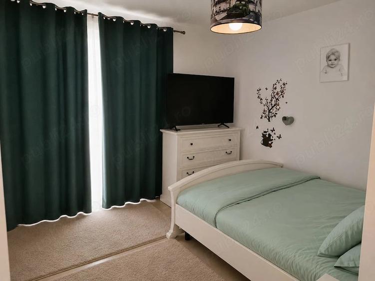 Apartament cu 5 camere decomandat în Mileniului