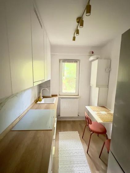 Apartament cu 2 camere semidecomandat, mobilat în Păcurari