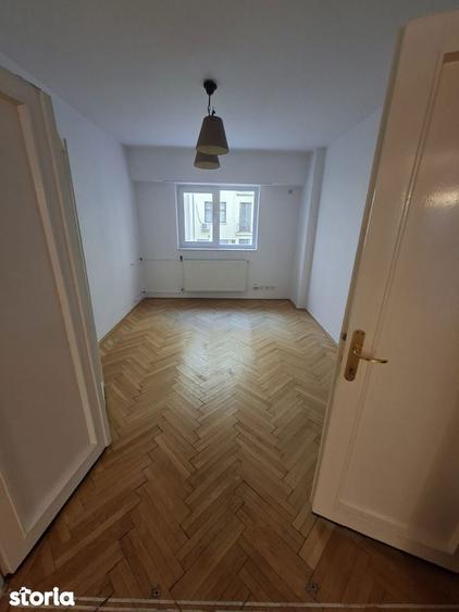 Apartament cu 3 camere în Centrul Istoric