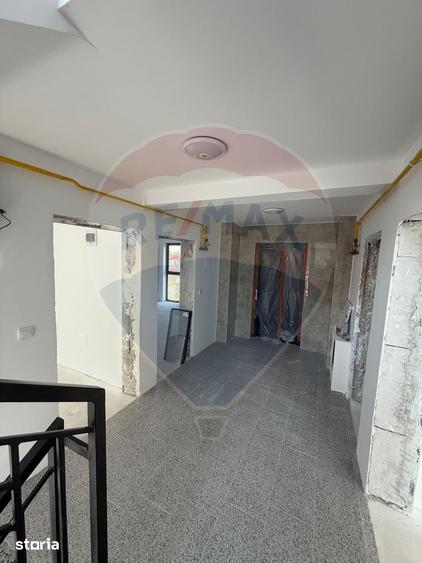 Spațiu comercial, de 960 mp, în Ipotești