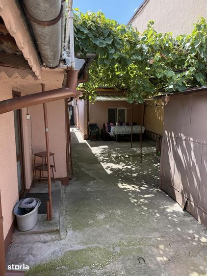 Casă cu 5 camere cu Teren 191 Mp în Pieptănari