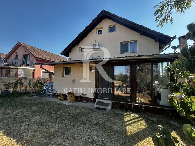 Casă individuală cu 4 camere cu Canalizare în Tokai