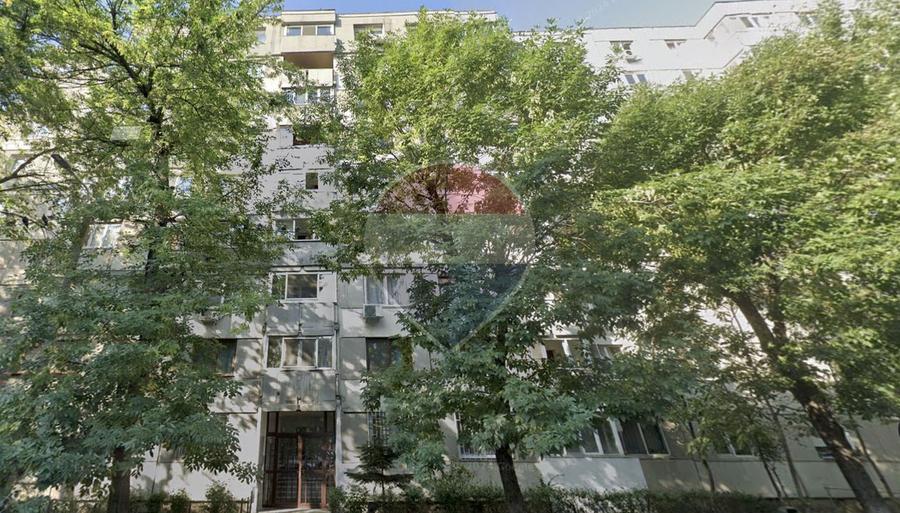 Apartament cu 3 camere decomandat în Crângași