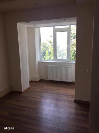 Apartament cu 4 camere în Micro 17