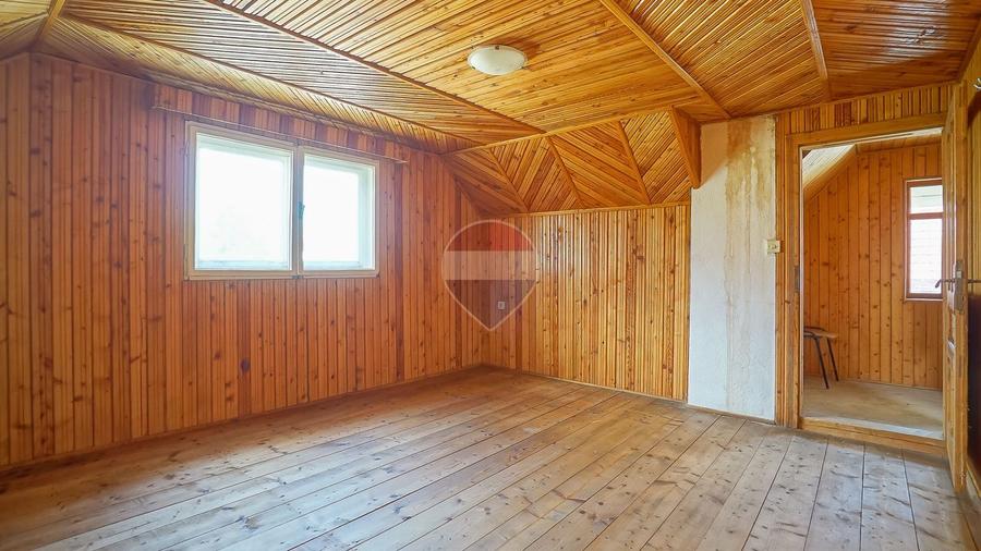 Casă individuală cu 6 camere cu Teren 1915 Mp în Bran