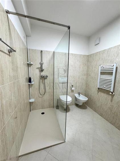 Apartament cu 3 camere decomandat în Aradului