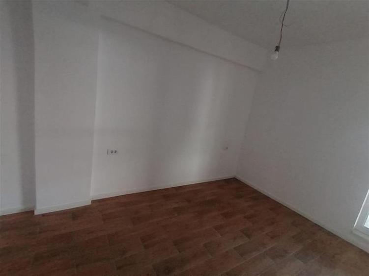 Apartament cu 2 camere decomandat, mobilat în Soarelui