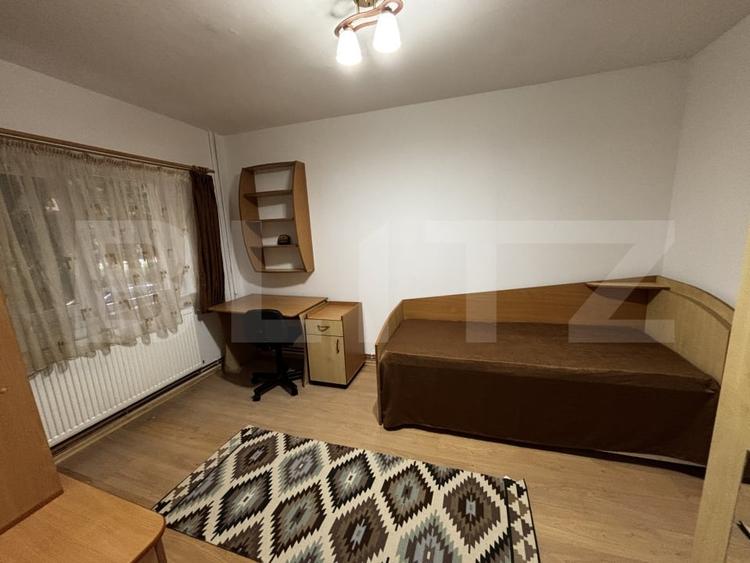 Apartament cu 3 camere decomandat, mobilat în Aradului