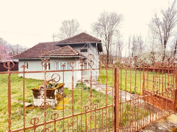 Casă individuală cu 2 camere cu Canalizare în Lazuri