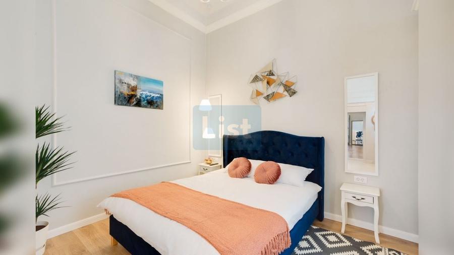 Apartament cu 4 camere semidecomandat, mobilat în Ultracentral