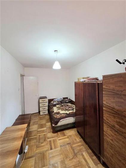 Apartament cu 3 camere decomandat în Km 4-5