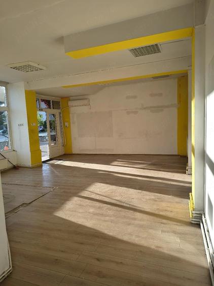 Spațiu comercial, de 60 mp, în Negrești