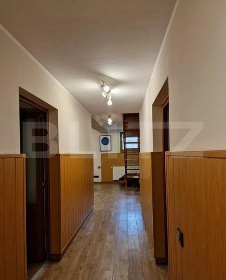 Casă individuală cu 11 camere cu Teren 906 Mp în Brașovul Vechi