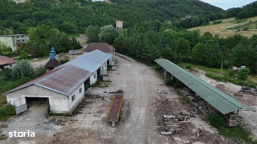 Spațiu comercial, de 25,000 mp, în Vârfurile