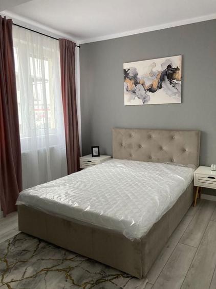 Apartament cu 3 camere decomandat în Florești