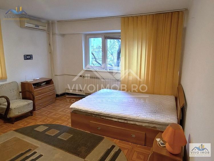 Garsonieră decomandată în Unirii