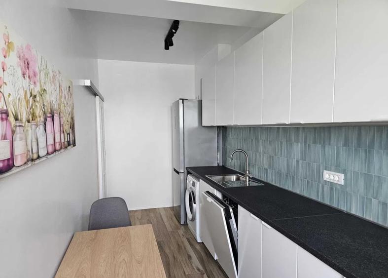 Apartament cu 2 camere semidecomandat, mobilat în Tomis Nord