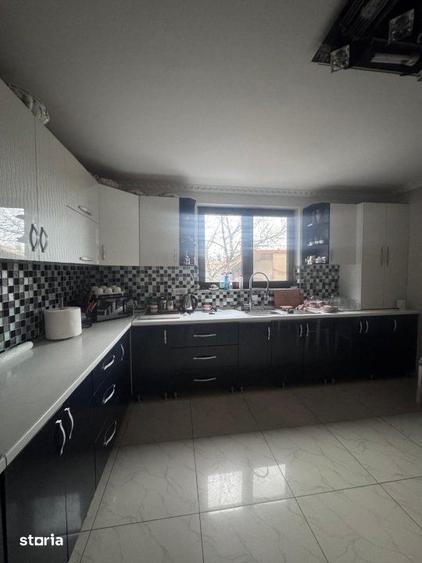 Casă cu 6 camere cu Teren 295 Mp în Rădăuți