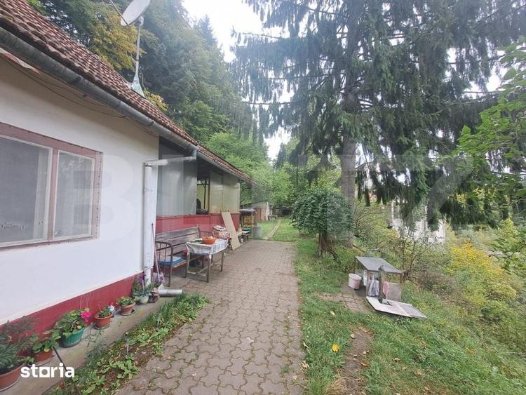 Casă cu 2 camere cu Teren 1000 Mp în Vulcan