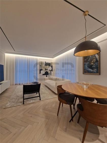 Apartament cu 4 camere decomandat în Central