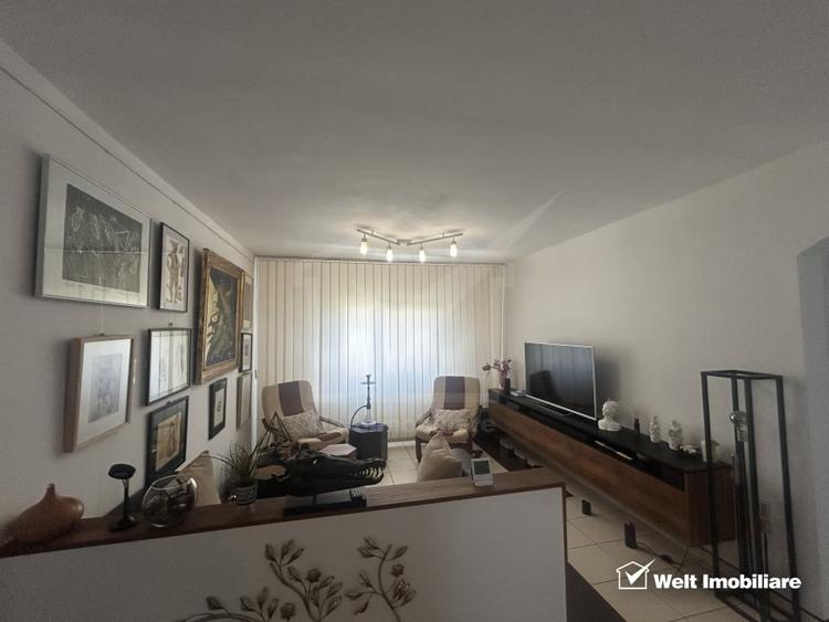 Apartament cu 4 camere decomandat, mobilat în Plopilor