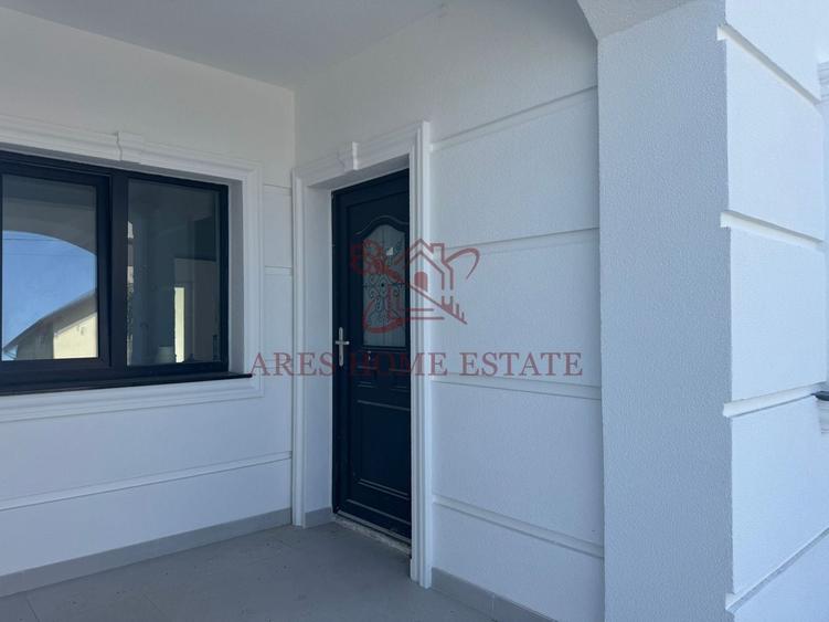Duplex cu 5 camere cu Canalizare în Dumbrăvița