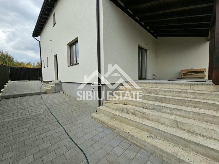 Duplex cu 4 camere cu Canalizare în Arhitecților - Calea Cisnădiei