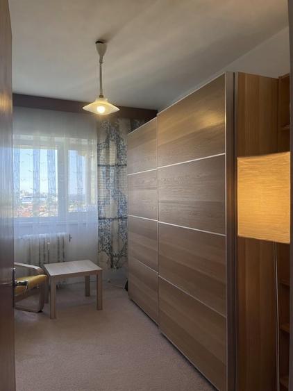 Apartament cu 4 camere decomandat în Iancului