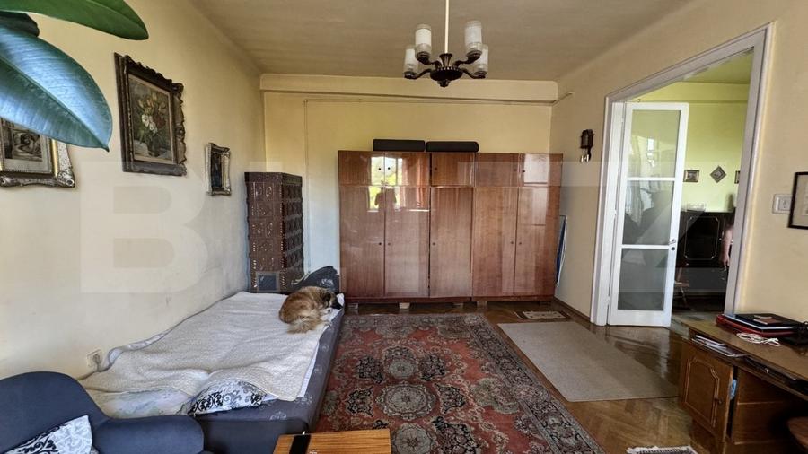Apartament cu 3 camere decomandat, mobilat în Central