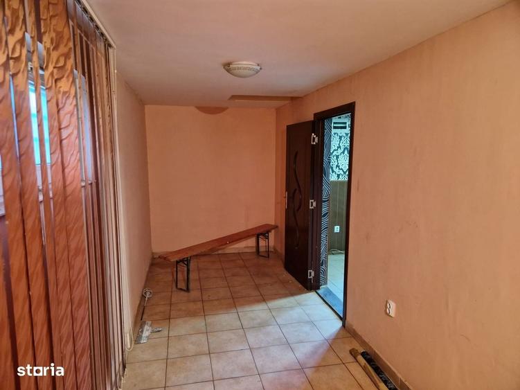 Casă cu 3 camere în Brăești