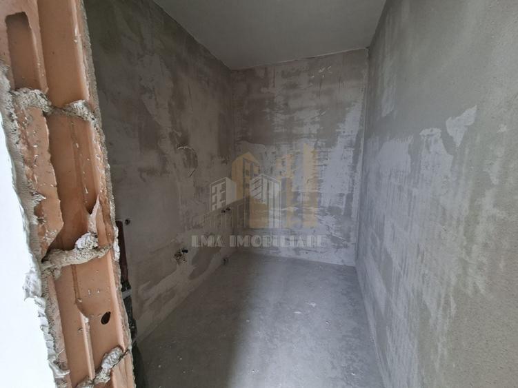 Casă individuală cu 4 camere cu Canalizare în Sânpetru
