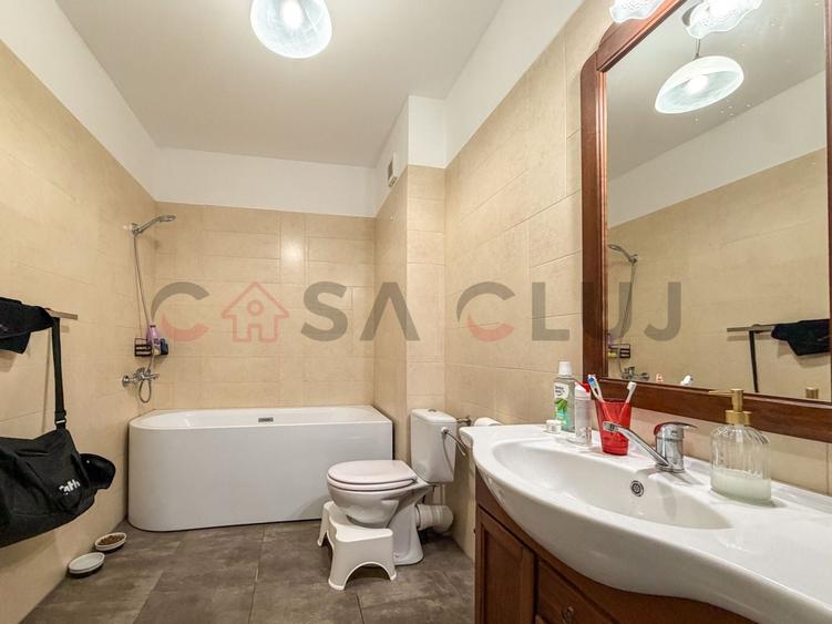Apartament cu 3 camere decomandat, mobilat în Bună Ziua