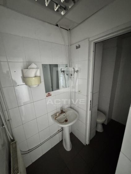 Spațiu comercial, de 137.69999694824 mp, în Central