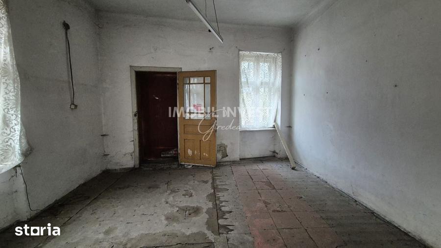 Casă cu 5 camere cu Teren 666 Mp în Central