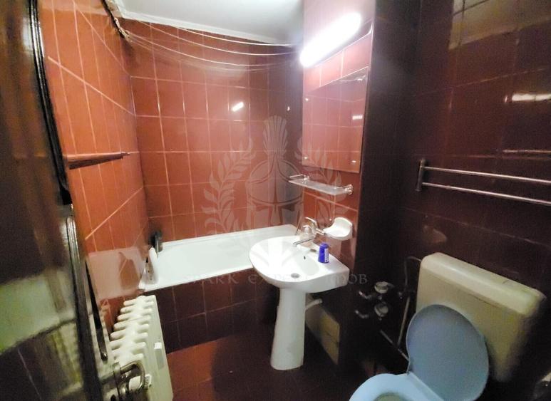Apartament cu 3 camere decomandat, mobilat în Republicii