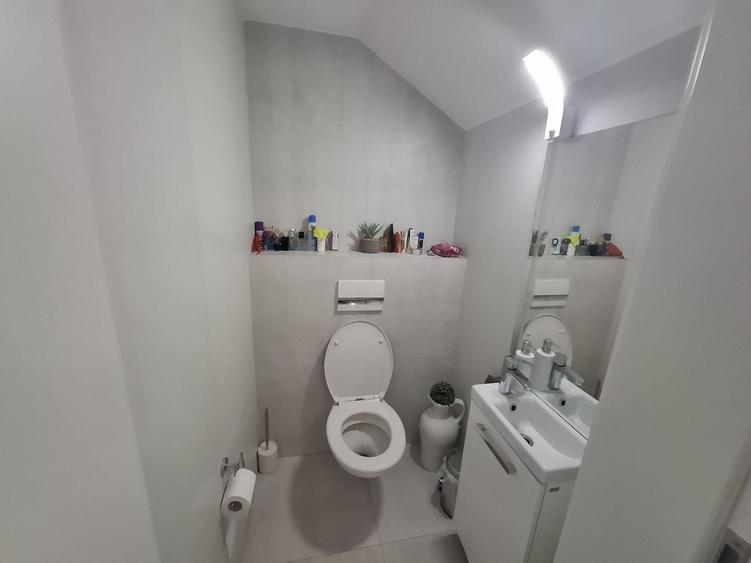 Casă individuală cu 4 camere cu Canalizare în Poplaca