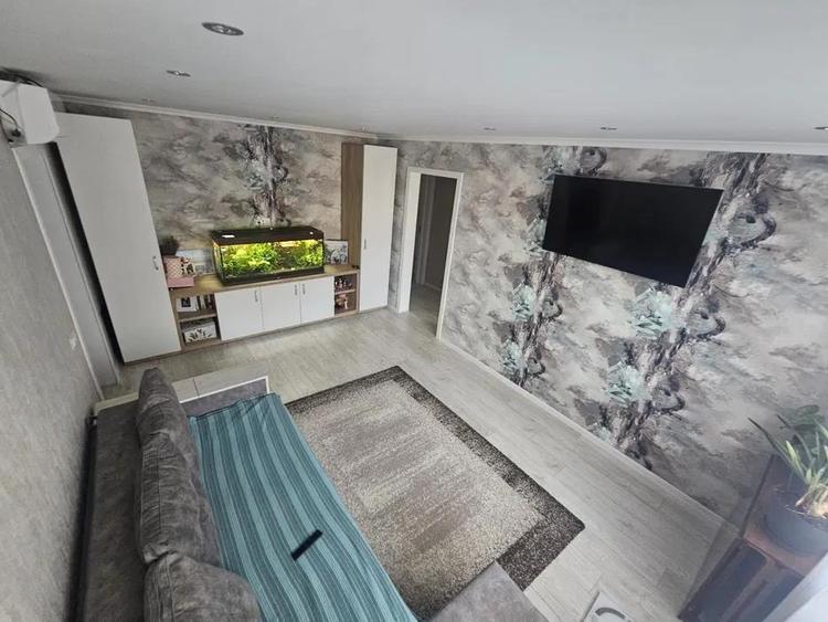 Apartament cu 3 camere decomandat, mobilat în Tătărași