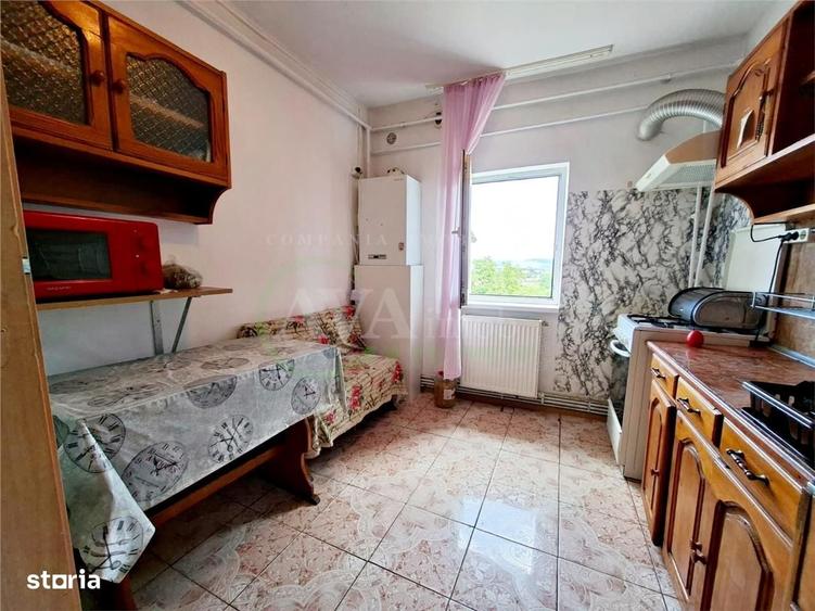 Apartament cu 2 camere semidecomandat în Letea Veche