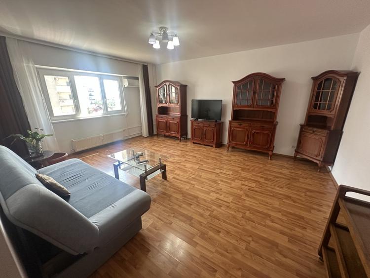 Apartament cu 2 camere decomandat, mobilat în Calea Călărașilor